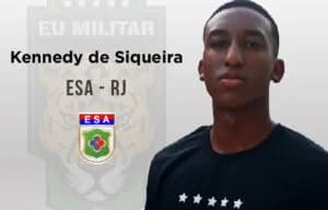 aluno Eu Militar com sua aprovação no concurso esa